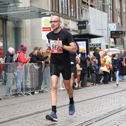 05.10.2025 - 20. swb-Marathon Bremen Strokosch-Dieckow http://msf.ph/oto/9292238 05.10.2025 12:41:42 Ziel 291, 583, 1143, 1539, 7751, 291, 583, 1143, 1539, 7751 meine-sportfotos.de