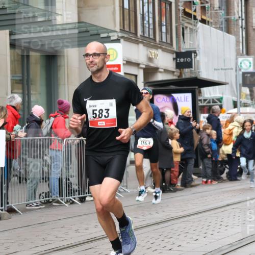 05.10.2025 - 20. swb-Marathon Bremen Strokosch-Dieckow http://msf.ph/oto/9292246 05.10.2025 12:41:43 Ziel 291, 583, 1143, 1363, 1539, 7751, 291, 583, 1143, 1363, 1539, 7751 meine-sportfotos.de
