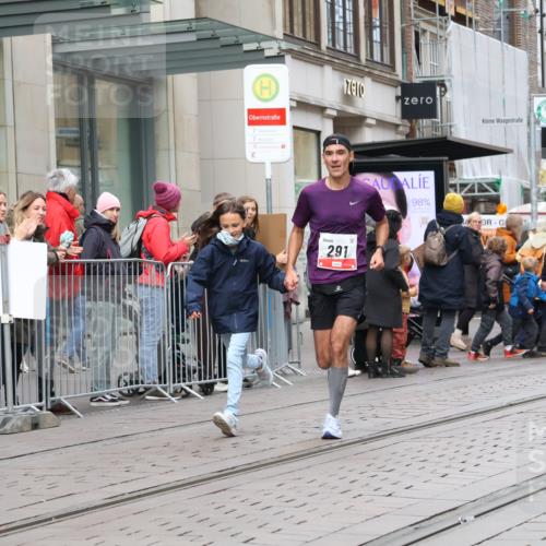 05.10.2025 - 20. swb-Marathon Bremen Strokosch-Dieckow http://msf.ph/oto/9292296 05.10.2025 12:41:45 Ziel 291, 583, 1024, 1143, 1363, 7751, 291, 583, 1024, 1143, 1363, 7751 meine-sportfotos.de
