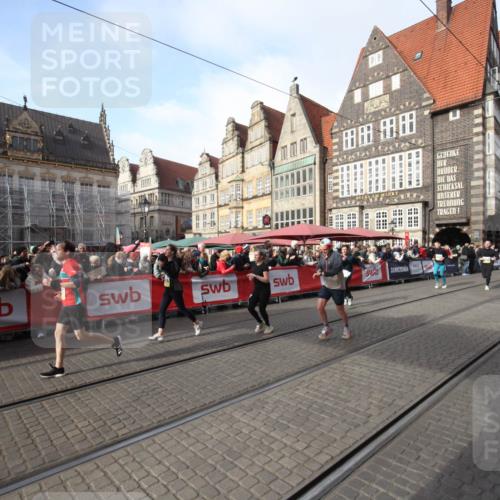 05.10.2025 - 20. swb-Marathon Bremen Yannick Fuchs http://msf.ph/oto/9292316 05.10.2025 10:56:27 Ziel 9424, 9783, 9932, 10028, 10191, 10424, 10590, 11662, 11723 meine-sportfotos.de