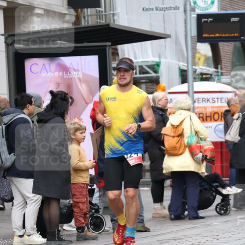 05.10.2025 - 20. swb-Marathon Bremen Strokosch-Dieckow http://msf.ph/oto/9292345 05.10.2025 12:41:58 Ziel 456, 1024, 1363, 1921, 7751, 456, 1024, 1363, 1921, 7751 meine-sportfotos.de