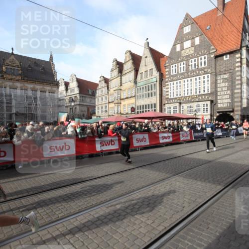 05.10.2025 - 20. swb-Marathon Bremen Yannick Fuchs http://msf.ph/oto/9292350 05.10.2025 10:56:37 Ziel 9547, 9886, 10008, 10042, 10648, 10971, 11100, 11253, 11260, 11571, 11691 meine-sportfotos.de