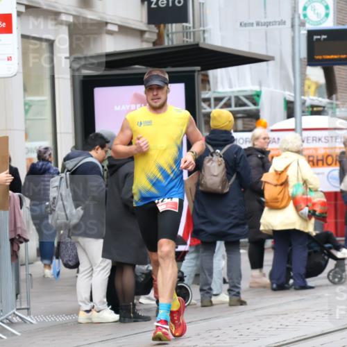 05.10.2025 - 20. swb-Marathon Bremen Strokosch-Dieckow http://msf.ph/oto/9292353 05.10.2025 12:41:58 Ziel 456, 1024, 1363, 1921, 7751, 456, 1024, 1363, 1921, 7751 meine-sportfotos.de