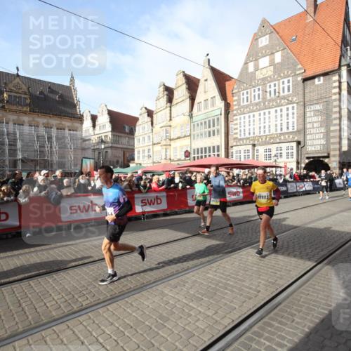 05.10.2025 - 20. swb-Marathon Bremen Yannick Fuchs http://msf.ph/oto/9292385 05.10.2025 10:56:48 Ziel 9188, 9266, 10059, 10644, 10683, 10845, 11426, 11734 meine-sportfotos.de