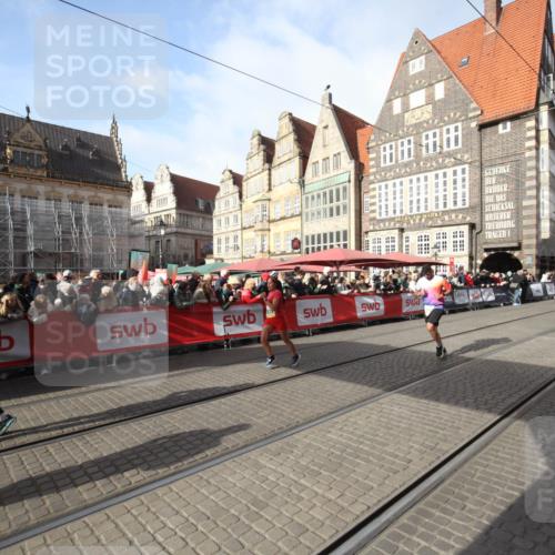 05.10.2025 - 20. swb-Marathon Bremen Yannick Fuchs http://msf.ph/oto/9292404 05.10.2025 10:56:54 Ziel 9188, 9669, 10145, 10845, 10924, 11274, 11675 meine-sportfotos.de