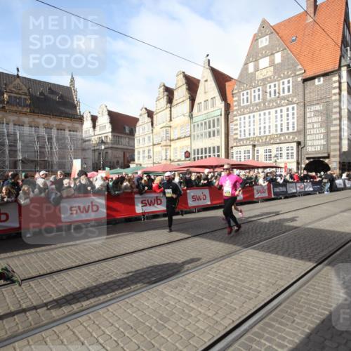 05.10.2025 - 20. swb-Marathon Bremen Yannick Fuchs http://msf.ph/oto/9292419 05.10.2025 10:56:59 Ziel 9669, 10105, 10397, 10924, 11168, 11274 meine-sportfotos.de