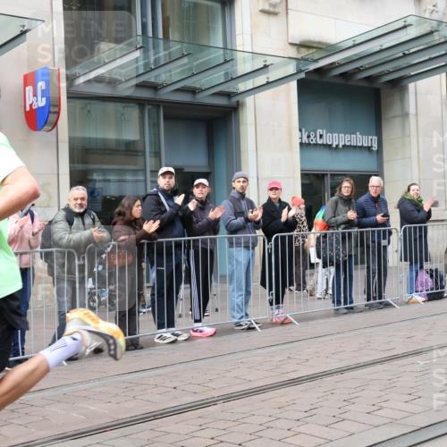 05.10.2025 - 20. swb-Marathon Bremen Strokosch-Dieckow http://msf.ph/oto/9292420 05.10.2025 12:42:04 Ziel 18, 456, 1024, 1117, 1363, 1921, 18, 456, 1024, 1117, 1363, 1921 meine-sportfotos.de