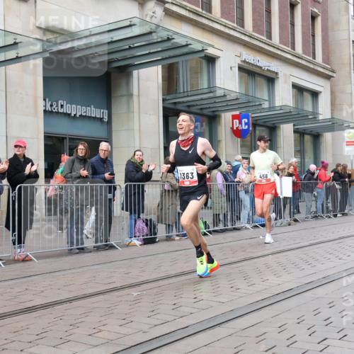 05.10.2025 - 20. swb-Marathon Bremen Strokosch-Dieckow http://msf.ph/oto/9292435 05.10.2025 12:42:04 Ziel 18, 456, 1024, 1117, 1363, 1921, 18, 456, 1024, 1117, 1363, 1921 meine-sportfotos.de