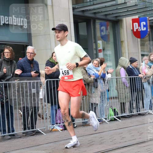 05.10.2025 - 20. swb-Marathon Bremen Strokosch-Dieckow http://msf.ph/oto/9292452 05.10.2025 12:42:05 Ziel 18, 456, 1024, 1117, 1363, 1921, 18, 456, 1024, 1117, 1363, 1921 meine-sportfotos.de