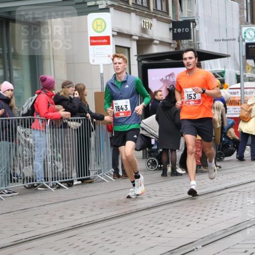 05.10.2025 - 20. swb-Marathon Bremen Strokosch-Dieckow http://msf.ph/oto/9292654 05.10.2025 12:43:07 Ziel 153, 303, 923, 1077, 1289, 1643, 153, 303, 923, 1077, 1289, 1643 meine-sportfotos.de