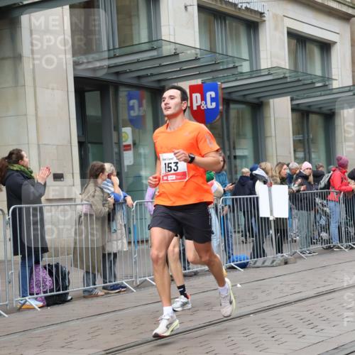 05.10.2025 - 20. swb-Marathon Bremen Strokosch-Dieckow http://msf.ph/oto/9292694 05.10.2025 12:43:09 Ziel 153, 303, 923, 1077, 1289, 1643, 153, 303, 923, 1077, 1289, 1643 meine-sportfotos.de