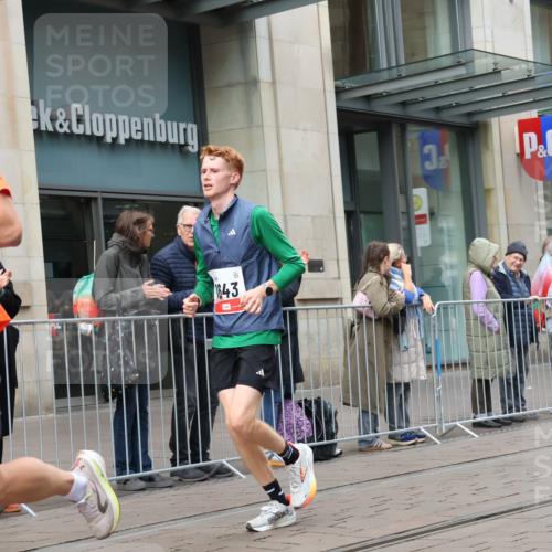 05.10.2025 - 20. swb-Marathon Bremen Strokosch-Dieckow http://msf.ph/oto/9292713 05.10.2025 12:43:10 Ziel 153, 303, 923, 1077, 1289, 1643, 153, 303, 923, 1077, 1289, 1643 meine-sportfotos.de