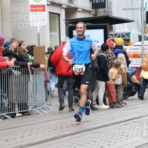 05.10.2025 - 20. swb-Marathon Bremen Strokosch-Dieckow http://msf.ph/oto/9292724 05.10.2025 12:43:15 Ziel 303, 923, 1077, 1289, 1643, 303, 923, 1077, 1289, 1643 meine-sportfotos.de
