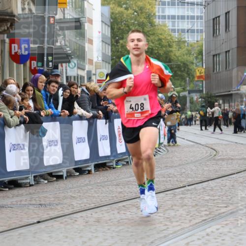05.10.2025 - 20. swb-Marathon Bremen Strokosch-Dieckow http://msf.ph/oto/9292735 05.10.2025 12:08:43 Ziel 408 meine-sportfotos.de
