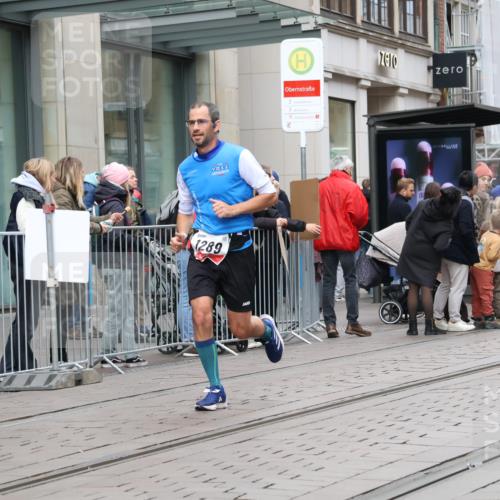 05.10.2025 - 20. swb-Marathon Bremen Strokosch-Dieckow http://msf.ph/oto/9292736 05.10.2025 12:43:16 Ziel 303, 923, 1077, 1289, 1643, 303, 923, 1077, 1289, 1643 meine-sportfotos.de