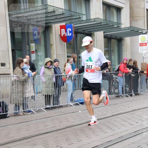 05.10.2025 - 20. swb-Marathon Bremen Strokosch-Dieckow http://msf.ph/oto/9292765 05.10.2025 12:43:19 Ziel 303, 765, 923, 1077, 1289, 303, 765, 923, 1077, 1289 meine-sportfotos.de