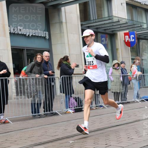 05.10.2025 - 20. swb-Marathon Bremen Strokosch-Dieckow http://msf.ph/oto/9292778 05.10.2025 12:43:20 Ziel 303, 765, 923, 1077, 1289, 303, 765, 923, 1077, 1289 meine-sportfotos.de