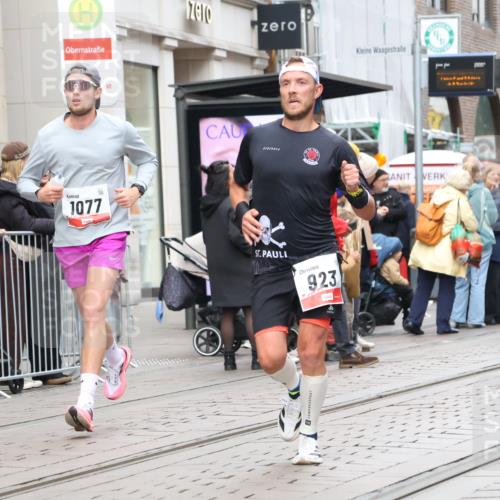 05.10.2025 - 20. swb-Marathon Bremen Strokosch-Dieckow http://msf.ph/oto/9292795 05.10.2025 12:43:25 Ziel 438, 765, 923, 1077, 1289, 5060, 438, 765, 923, 1077, 1289, 5060 meine-sportfotos.de