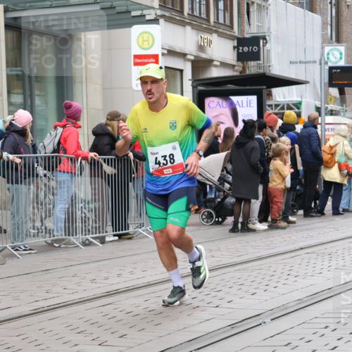 05.10.2025 - 20. swb-Marathon Bremen Strokosch-Dieckow http://msf.ph/oto/9292900 05.10.2025 12:43:41 Ziel 364, 438, 765, 942, 5060, 364, 438, 765, 942, 5060 meine-sportfotos.de