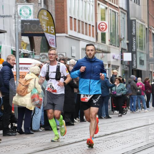 05.10.2025 - 20. swb-Marathon Bremen Strokosch-Dieckow http://msf.ph/oto/9292981 05.10.2025 12:43:53 Ziel 364, 559, 942, 364, 559, 942 meine-sportfotos.de