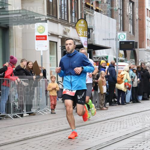 05.10.2025 - 20. swb-Marathon Bremen Strokosch-Dieckow http://msf.ph/oto/9293006 05.10.2025 12:43:56 Ziel 5, 364, 559, 942, 1618, 5, 364, 559, 942, 1618 meine-sportfotos.de