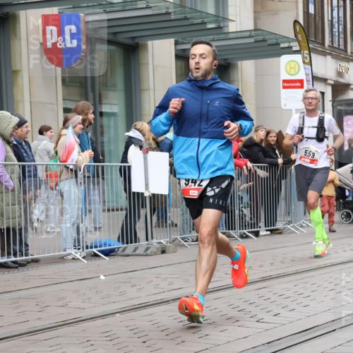 05.10.2025 - 20. swb-Marathon Bremen Strokosch-Dieckow http://msf.ph/oto/9293023 05.10.2025 12:43:57 Ziel 5, 364, 559, 942, 1618, 5, 364, 559, 942, 1618 meine-sportfotos.de