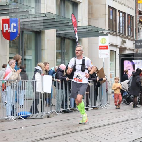 05.10.2025 - 20. swb-Marathon Bremen Strokosch-Dieckow http://msf.ph/oto/9293030 05.10.2025 12:43:57 Ziel 5, 364, 559, 942, 1618, 5, 364, 559, 942, 1618 meine-sportfotos.de