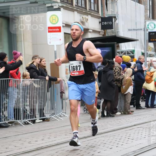 05.10.2025 - 20. swb-Marathon Bremen Strokosch-Dieckow http://msf.ph/oto/9293112 05.10.2025 12:44:16 Ziel 5, 6, 8, 263, 1618, 1687, 2175, 9110, 5, 6, 8, 263, 1618, 1687, 2175, 9110 meine-sportfotos.de