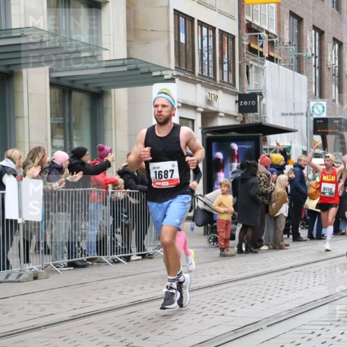 05.10.2025 - 20. swb-Marathon Bremen Strokosch-Dieckow http://msf.ph/oto/9293118 05.10.2025 12:44:16 Ziel 5, 6, 8, 263, 1618, 1687, 2175, 9110, 5, 6, 8, 263, 1618, 1687, 2175, 9110 meine-sportfotos.de