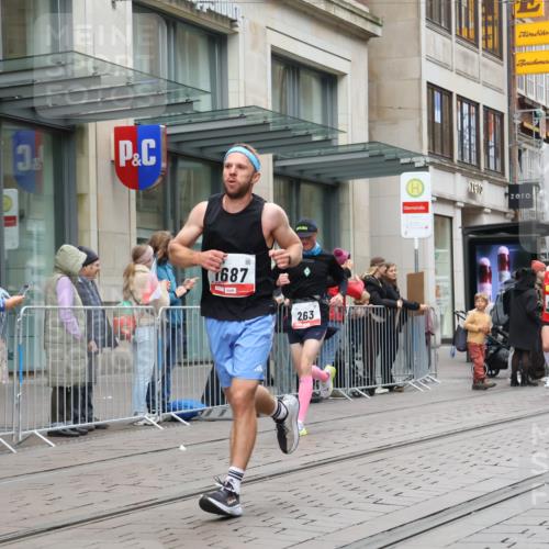 05.10.2025 - 20. swb-Marathon Bremen Strokosch-Dieckow http://msf.ph/oto/9293136 05.10.2025 12:44:17 Ziel 5, 6, 8, 263, 1618, 1687, 2175, 9110, 5, 6, 8, 263, 1618, 1687, 2175, 9110 meine-sportfotos.de