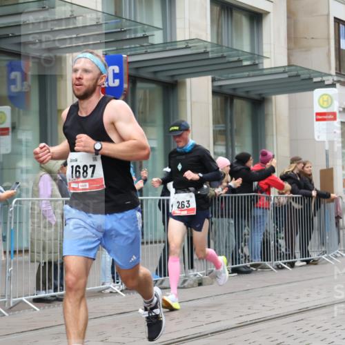 05.10.2025 - 20. swb-Marathon Bremen Strokosch-Dieckow http://msf.ph/oto/9293141 05.10.2025 12:44:17 Ziel 5, 6, 8, 263, 1618, 1687, 2175, 9110, 5, 6, 8, 263, 1618, 1687, 2175, 9110 meine-sportfotos.de