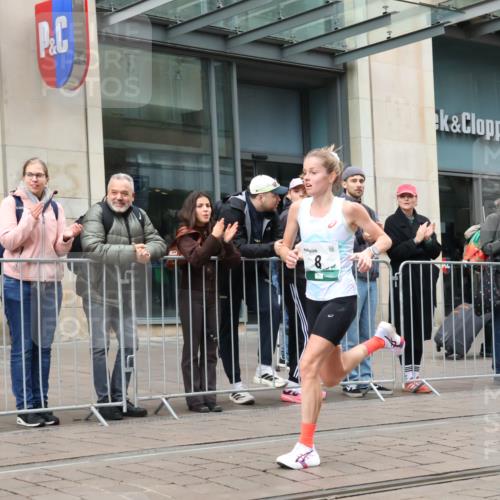 05.10.2025 - 20. swb-Marathon Bremen Strokosch-Dieckow http://msf.ph/oto/9293209 05.10.2025 12:44:21 Ziel 6, 8, 263, 1618, 1687, 2175, 9110, 6, 8, 263, 1618, 1687, 2175, 9110 meine-sportfotos.de