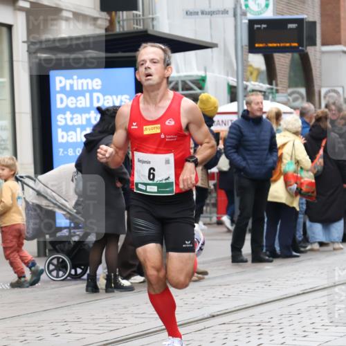 05.10.2025 - 20. swb-Marathon Bremen Strokosch-Dieckow http://msf.ph/oto/9293214 05.10.2025 12:44:26 Ziel 6, 6 meine-sportfotos.de