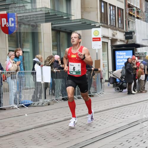 05.10.2025 - 20. swb-Marathon Bremen Strokosch-Dieckow http://msf.ph/oto/9293235 05.10.2025 12:44:27 Ziel 6, 6 meine-sportfotos.de