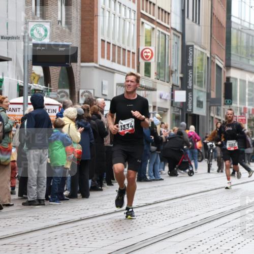 05.10.2025 - 20. swb-Marathon Bremen Strokosch-Dieckow http://msf.ph/oto/9293247 05.10.2025 12:44:54 Ziel 593, 1155, 1334, 1969, 593, 1155, 1334, 1969 meine-sportfotos.de