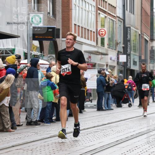 05.10.2025 - 20. swb-Marathon Bremen Strokosch-Dieckow http://msf.ph/oto/9293258 05.10.2025 12:44:55 Ziel 593, 1155, 1334, 1969, 593, 1155, 1334, 1969 meine-sportfotos.de
