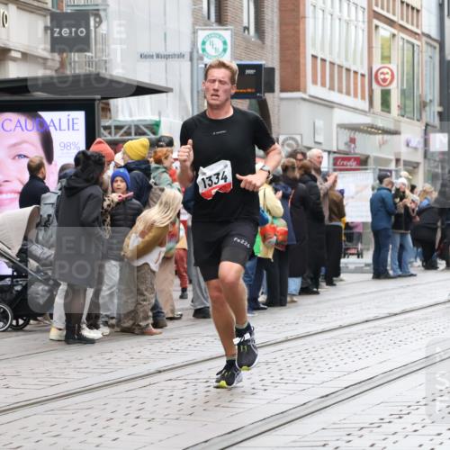 05.10.2025 - 20. swb-Marathon Bremen Strokosch-Dieckow http://msf.ph/oto/9293268 05.10.2025 12:44:56 Ziel 593, 1155, 1334, 1969, 593, 1155, 1334, 1969 meine-sportfotos.de