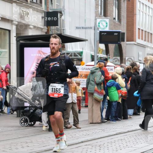05.10.2025 - 20. swb-Marathon Bremen Strokosch-Dieckow http://msf.ph/oto/9293294 05.10.2025 12:45:00 Ziel 593, 1155, 1334, 1969, 593, 1155, 1334, 1969 meine-sportfotos.de