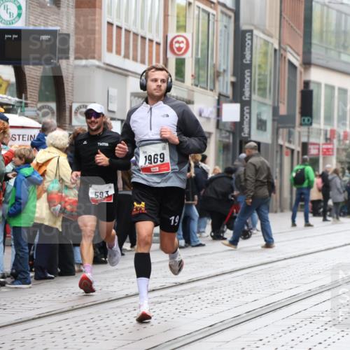 05.10.2025 - 20. swb-Marathon Bremen Strokosch-Dieckow http://msf.ph/oto/9293316 05.10.2025 12:45:08 Ziel 593, 1969, 593, 1969 meine-sportfotos.de