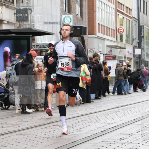 05.10.2025 - 20. swb-Marathon Bremen Strokosch-Dieckow http://msf.ph/oto/9293331 05.10.2025 12:45:09 Ziel 593, 1969, 593, 1969 meine-sportfotos.de