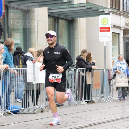 05.10.2025 - 20. swb-Marathon Bremen Strokosch-Dieckow http://msf.ph/oto/9293349 05.10.2025 12:45:12 Ziel 593, 1969, 593, 1969 meine-sportfotos.de