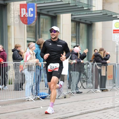 05.10.2025 - 20. swb-Marathon Bremen Strokosch-Dieckow http://msf.ph/oto/9293353 05.10.2025 12:45:12 Ziel 593, 1969, 593, 1969 meine-sportfotos.de