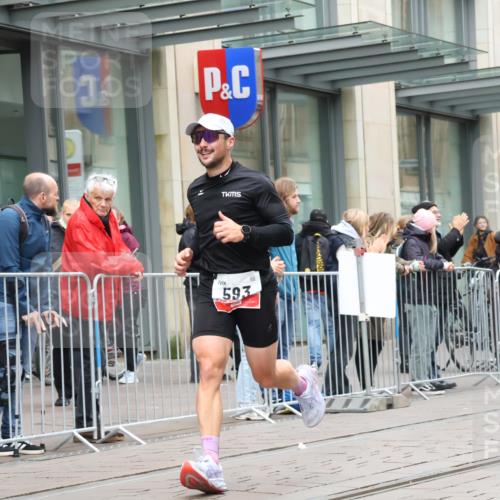 05.10.2025 - 20. swb-Marathon Bremen Strokosch-Dieckow http://msf.ph/oto/9293357 05.10.2025 12:45:12 Ziel 593, 1969, 593, 1969 meine-sportfotos.de