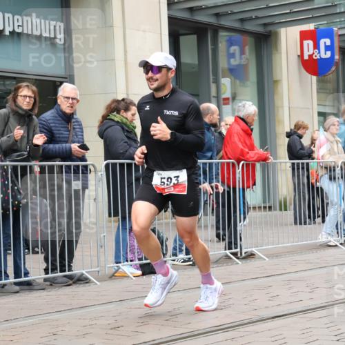 05.10.2025 - 20. swb-Marathon Bremen Strokosch-Dieckow http://msf.ph/oto/9293369 05.10.2025 12:45:13 Ziel 593, 1969, 593, 1969 meine-sportfotos.de