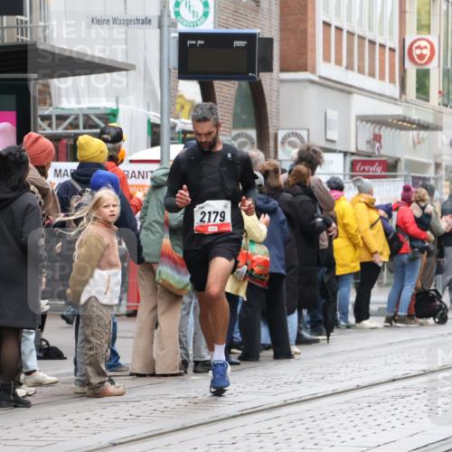 05.10.2025 - 20. swb-Marathon Bremen Strokosch-Dieckow http://msf.ph/oto/9293374 05.10.2025 12:45:38 Ziel 758, 1668, 2179, 758, 1668, 2179 meine-sportfotos.de