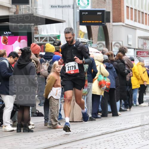 05.10.2025 - 20. swb-Marathon Bremen Strokosch-Dieckow http://msf.ph/oto/9293379 05.10.2025 12:45:38 Ziel 758, 1668, 2179, 758, 1668, 2179 meine-sportfotos.de