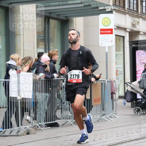 05.10.2025 - 20. swb-Marathon Bremen Strokosch-Dieckow http://msf.ph/oto/9293401 05.10.2025 12:45:40 Ziel 758, 1668, 2179, 758, 1668, 2179 meine-sportfotos.de