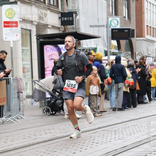 05.10.2025 - 20. swb-Marathon Bremen Strokosch-Dieckow http://msf.ph/oto/9293499 05.10.2025 12:45:54 Ziel 758, 1303, 1668, 758, 1303, 1668 meine-sportfotos.de