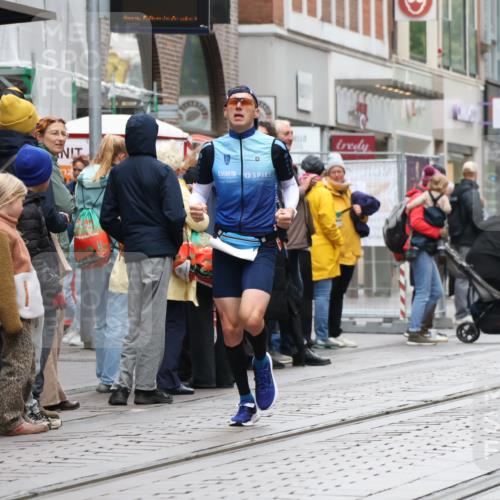 05.10.2025 - 20. swb-Marathon Bremen Strokosch-Dieckow http://msf.ph/oto/9293538 05.10.2025 12:45:58 Ziel 758, 1303, 1668, 2682, 758, 1303, 1668, 2682 meine-sportfotos.de