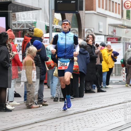 05.10.2025 - 20. swb-Marathon Bremen Strokosch-Dieckow http://msf.ph/oto/9293542 05.10.2025 12:45:58 Ziel 758, 1303, 1668, 2682, 758, 1303, 1668, 2682 meine-sportfotos.de